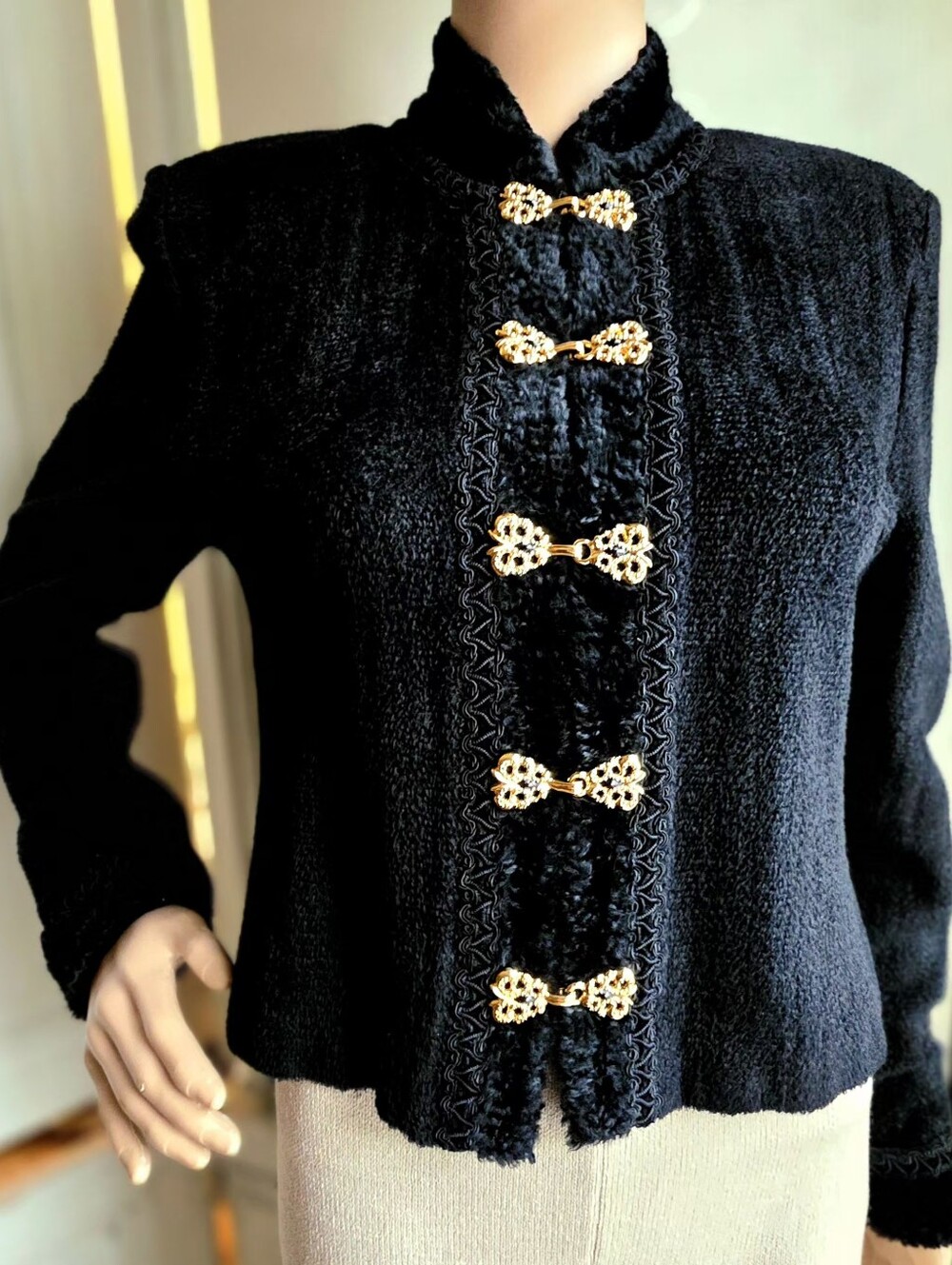St John Collection Black Knit Jacket Gold Clasps Zip Front Marie Gray Sz 2